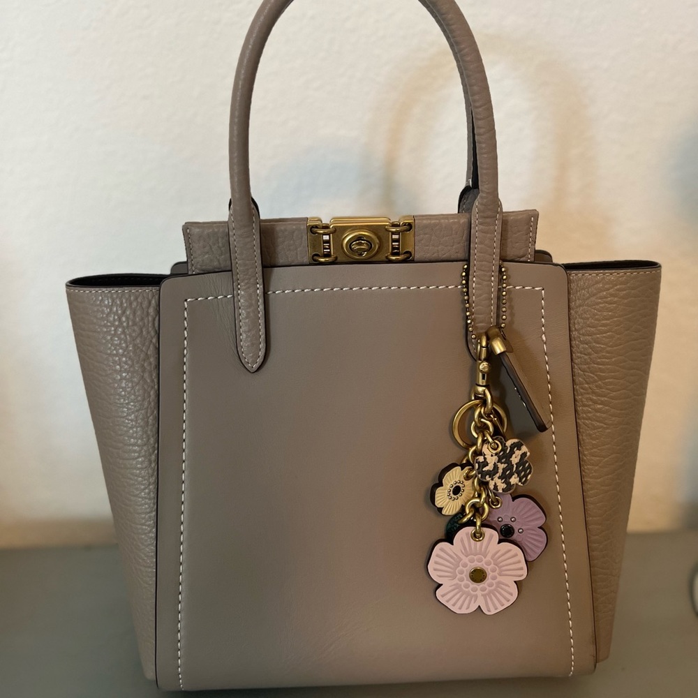 Coach Troupe Tote, Sandstone